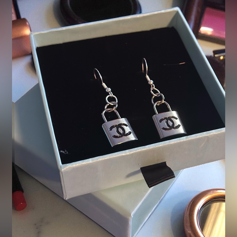 Authentic ZIPPER-PULL EARRINGS - Picture 12 of 14